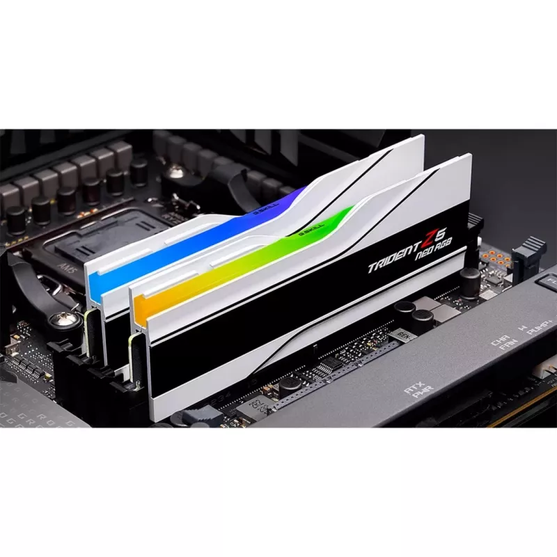 G.Skill Trident Z5 Neo RGB 32 GB (2x 16 GB) DDR5-6000 MHz CL26 atminties rinkinys, baltas