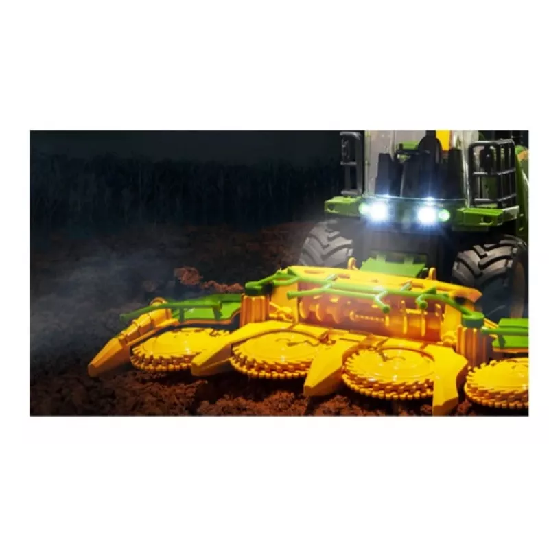 Radijo bangomis valdomas traktorius Amewi Toy Feldhäcksler 1:24