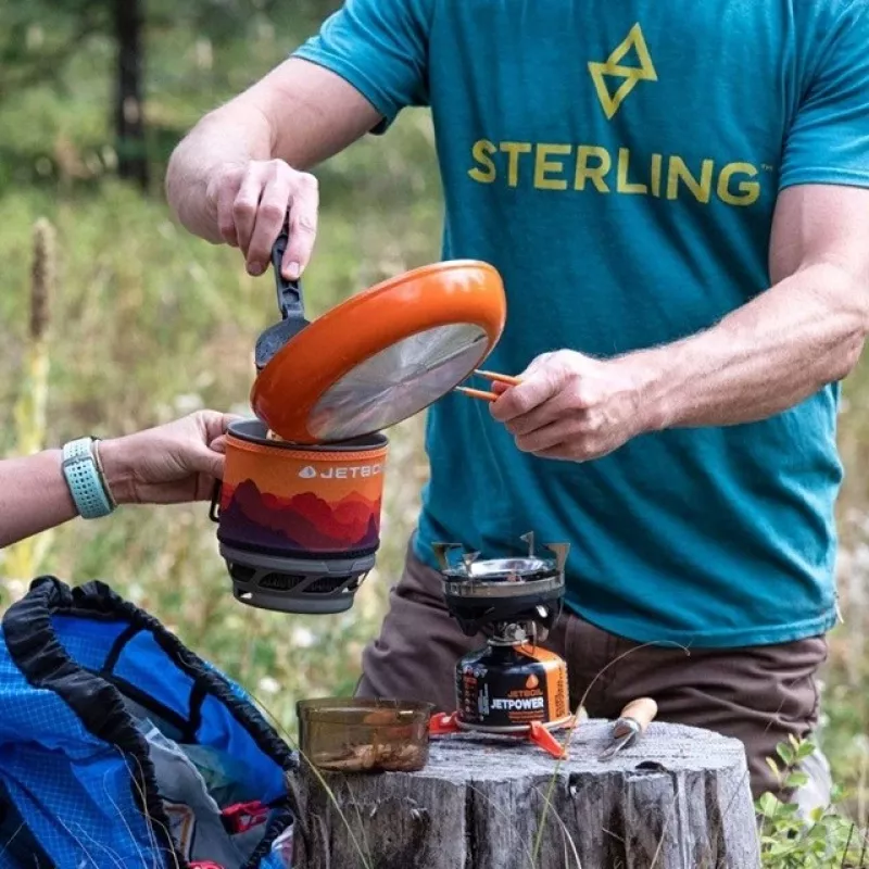 Kempingo viryklė Jetboil MiniMo – kompaktiška dujinė viryklė su integruotu šilumokaičiu ir liepsnos reguliavimu
