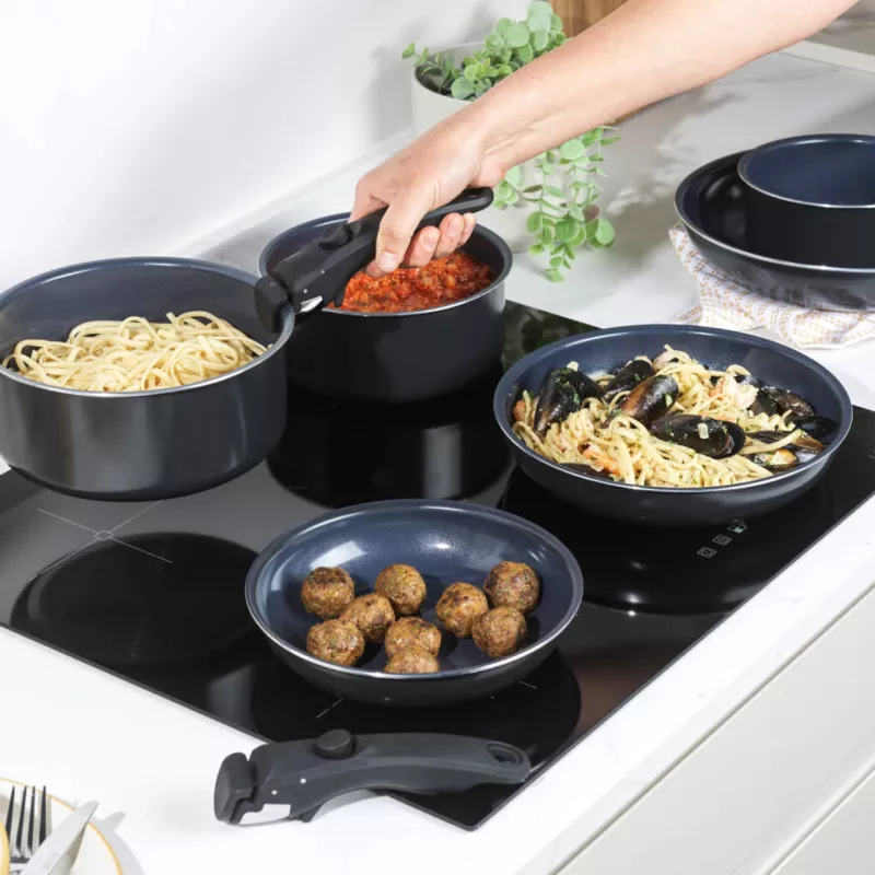 Puodų ir keptuvių rinkinys Russell Hobbs RH03321EU7 – 8 dalių, su keramine nelimpančia danga, tinka indaplovei