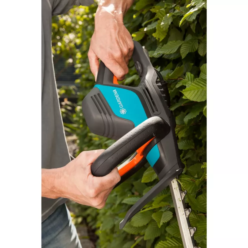 Gardena elektrinis gyvatvorių žirklių komplektas ComfortCut 550/50, 50 cm, dvigubas peilis, 2,7 cm, oranžinė, juoda, mėlyna, 2,6 m/s², 84 dB