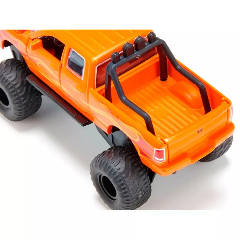 Siku RAM1500 su balioninėmis padangomis Pikapo modelis Surinktas 1:50
