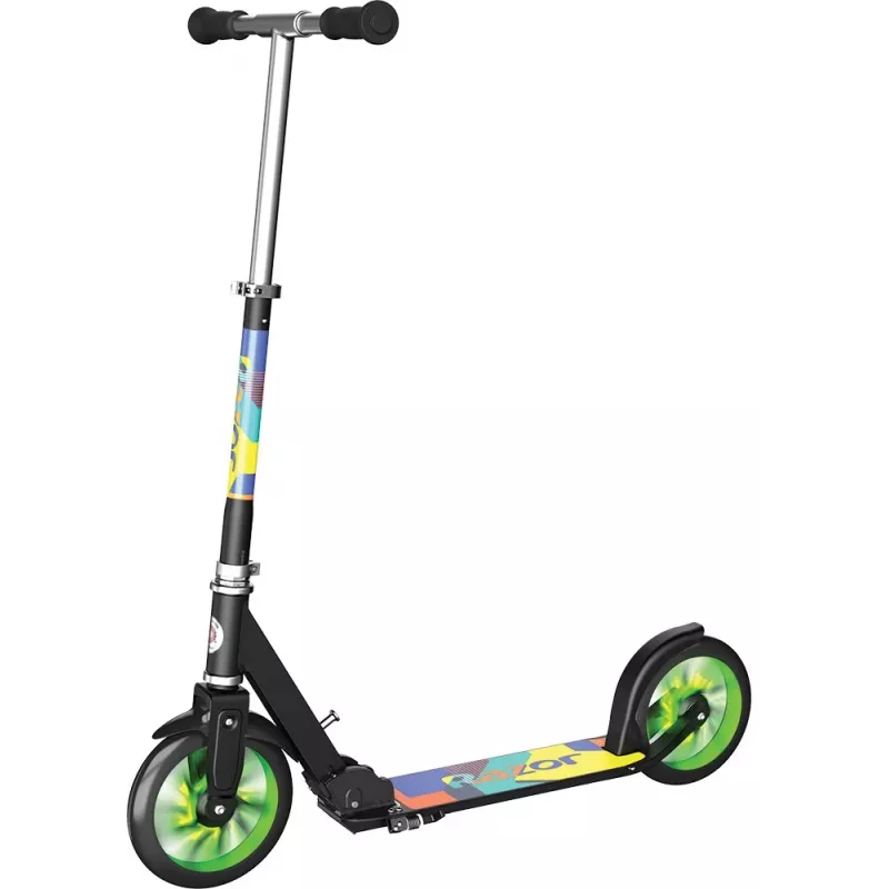 Paspirtukas Razor A5 Lux Light-Up – aliuminio rėmas, 20 cm PU šviečiantys ratai, sulankstomas, maks. apkrova 100 kg