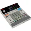 AKAI MPC SAMPLE – nešiojamas sempleris/groovebox