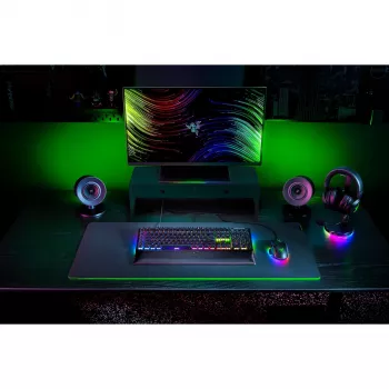 Razer BlackWidow V4 – geltoni linijiniai jungikliai – mechaninė žaidimų klaviatūra