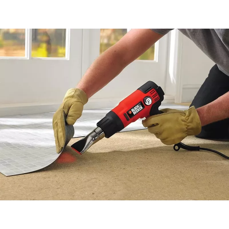 Šilumos pistoletas Black & Decker KX2200K-QS — 2000 W, 720 L/min, iki 645 °C, pistoletinė rankena, 900 g