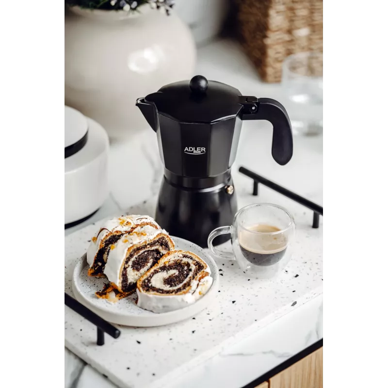 Espresso kavos aparatas Adler AD 4421 – 15 bar siurblys, juodas korpusas