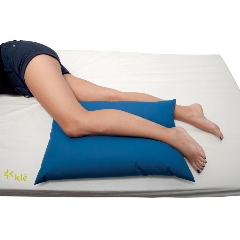 Pozicinė pagalvė miegui Aston KLASSIK D ergonominė reguliuojama kojų atrama 530×350 mm putplastis mėlyna