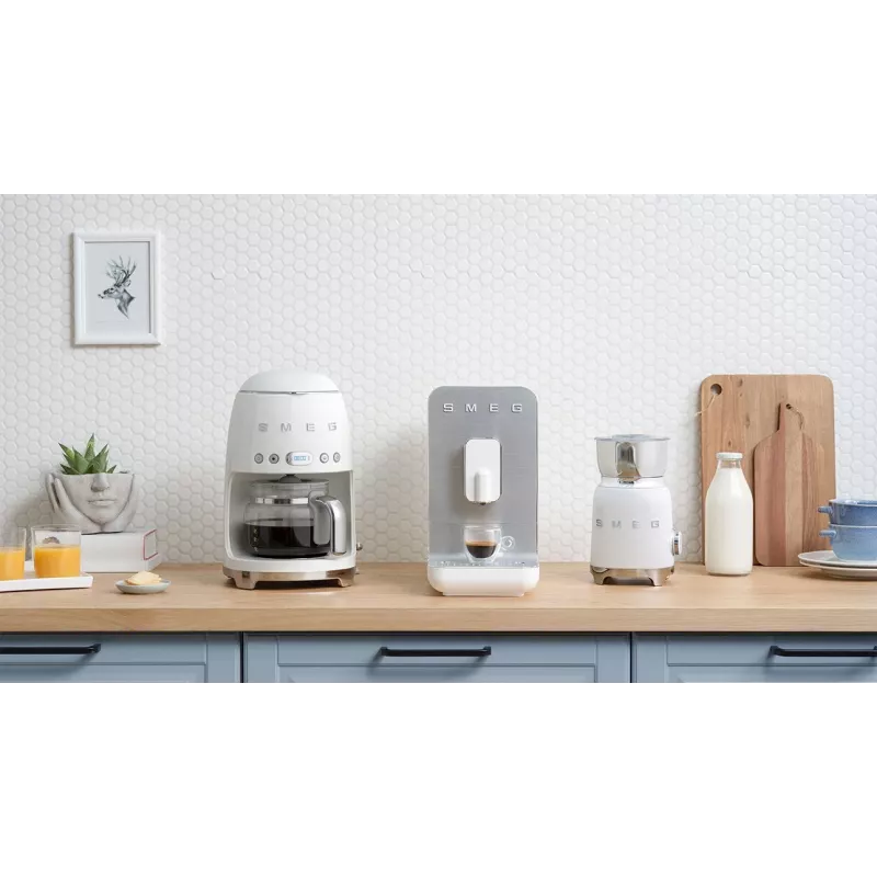Kavos virimo aparatas Smeg 1.4L DCF02WHEU Baltas