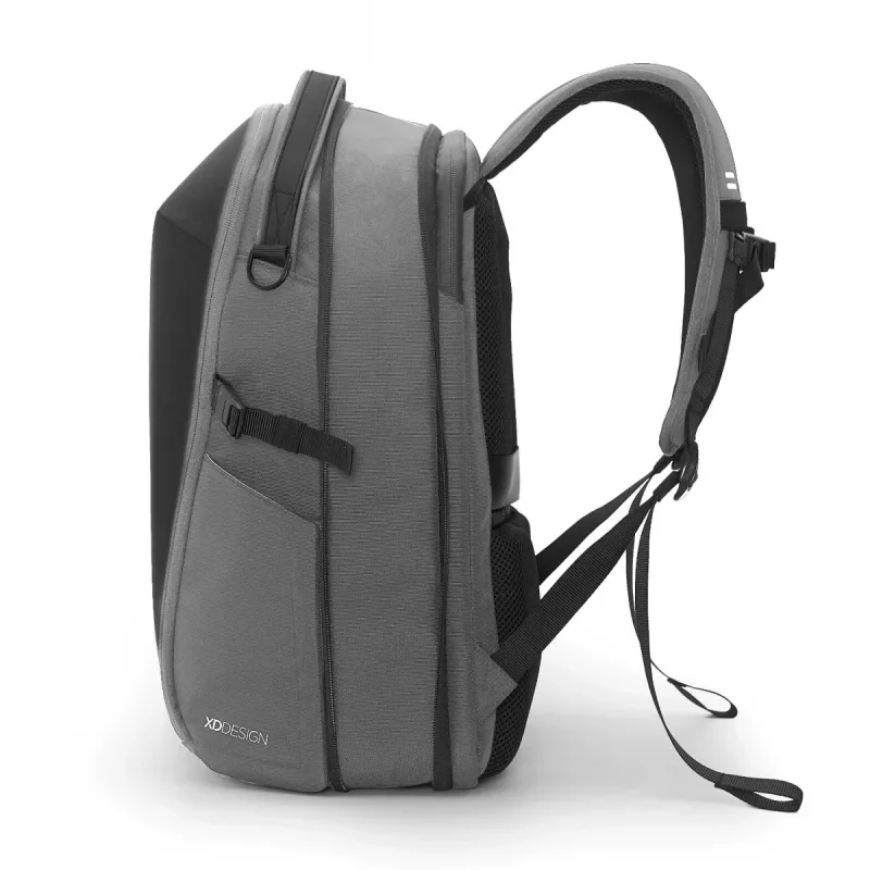 Kuprinė XDDESIGN Bizz Grey P705.932 – atspari vandeniui, lengva miesto kuprinė