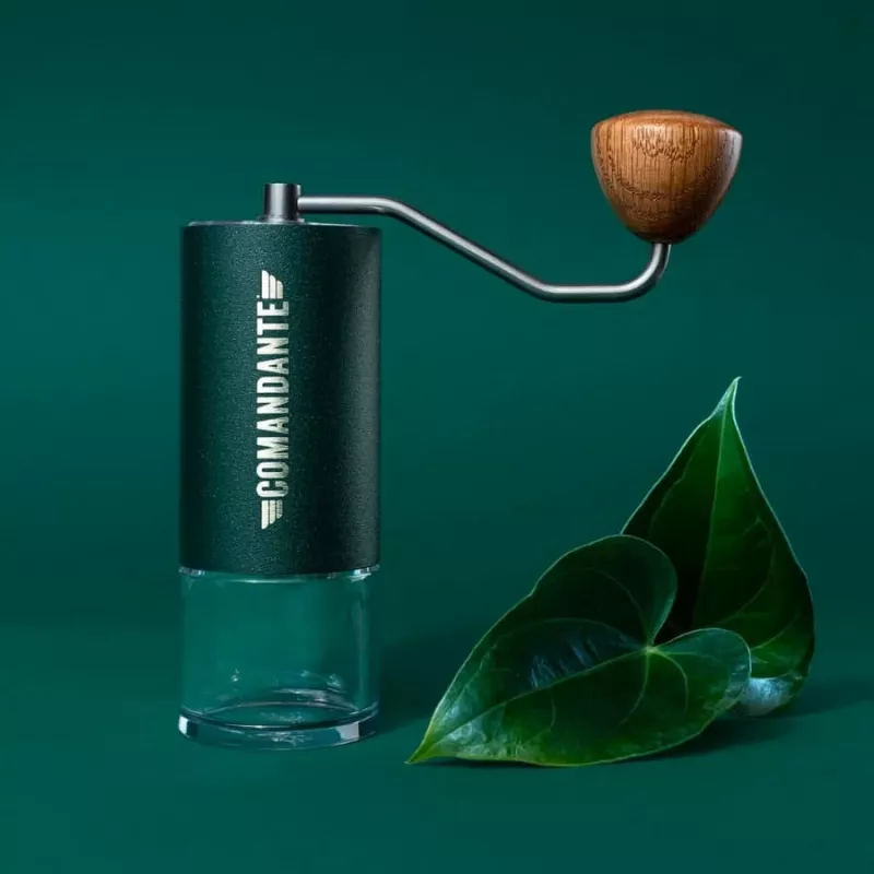 Rankinė kavos malūnėlė COMANDANTE C40 MK4 Nitro-Blade Racing Green – reguliuojami nustatymai, 160 mm, 740 g