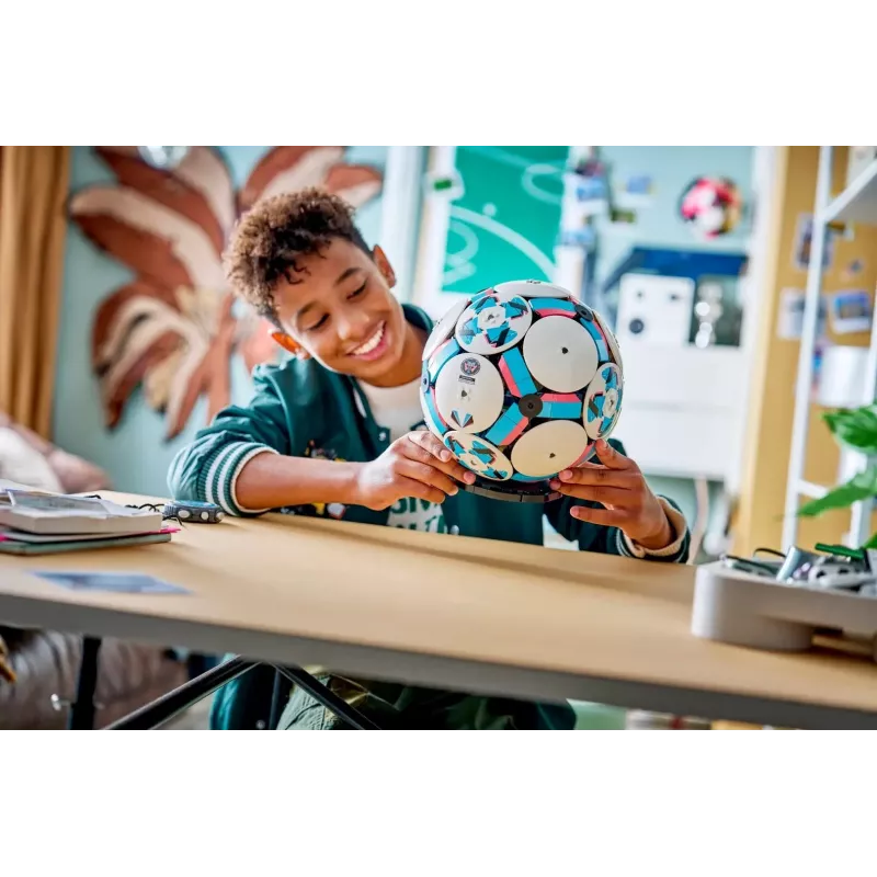 LEGO EDITIONS 43019 Futbolo kamuolys – konstruktorius