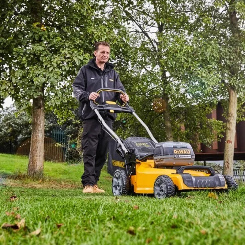 Stumiamoji vejapjovė DeWALT DCMW564P2-QW