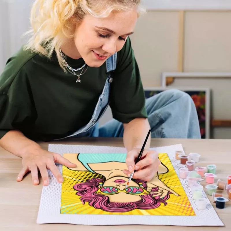 Ravensburger piešimo rinkinys CreArt ART Collection Canvas Edition – Moteris rožine spalva (PopArt)