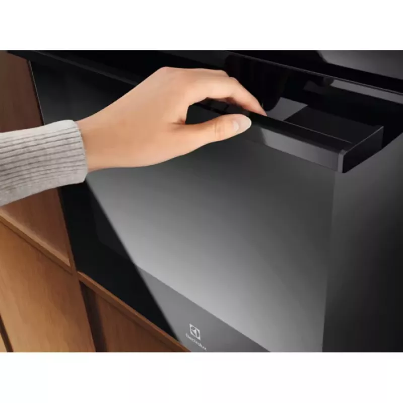 Įmontuojama elektrinė orkaitė Electrolux LOF3H10K – energijos klasė A+