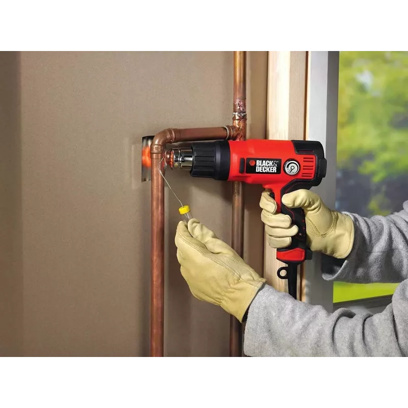 Šilumos pistoletas Black & Decker KX2200K-QS — 2000 W, 720 L/min, iki 645 °C, pistoletinė rankena, 900 g