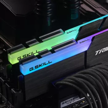G.SKILL Trident Z RGB DDR4 16GB (2x8GB) 3200 MHz, 288-pin DIMM, 1.35V, šilumos sklaidos radiatorius, RGB, dviejų kanalų