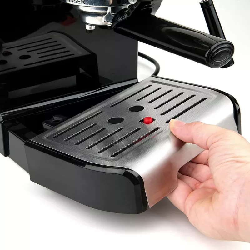 Espresso aparatas Black & Decker BXCO1200E – 1200 W, 15 bar, 1,2 L vandens bakelis, 2 puodeliams, su pieno putotoju, sidabrinis