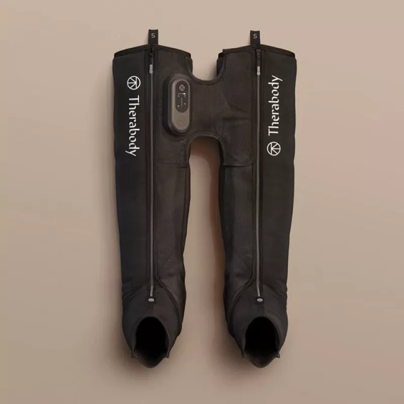 Pneumatiniai atkūrimo batai Therabody RecoveryAir JetBoots Prime S – nuoseklios kompresijos sistema, baterija, 180 min veikimo laikas, juodi, 2,51 kg