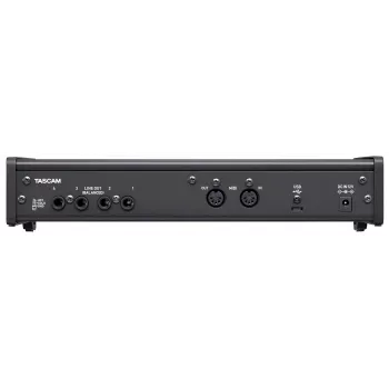 Garso sąsaja Tascam US-4X4HR – 4x XLR kombinuoti, 4 analoginiai išėjimai, 56 dB mikrofono stiprintuvas, 192 kHz, USB 2.0, stalinė, juoda
