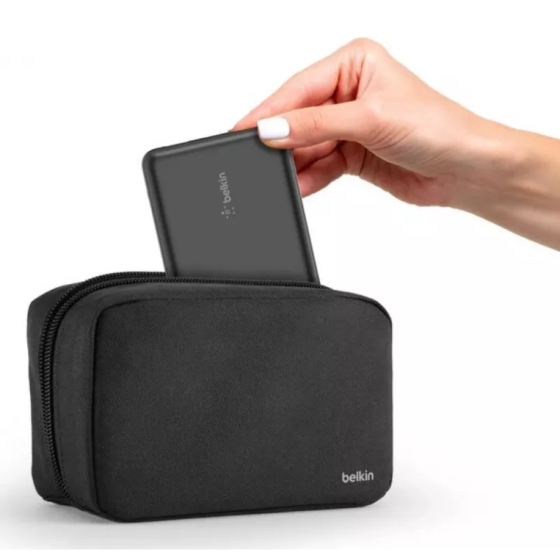 Belkin BoostCharge - Powerbank su integruotu maitinimo šaltiniu - 20000 mAh - PD - 3 išėjimo prievadai (24 pin USB-C, 2 x USB-A)
