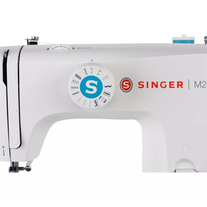 Pusiau automatinė siuvimo mašina SINGER M2105 – 8 siūlių raštai, 4 žingsnių saga, laisva rankovė, elektrinė, balta