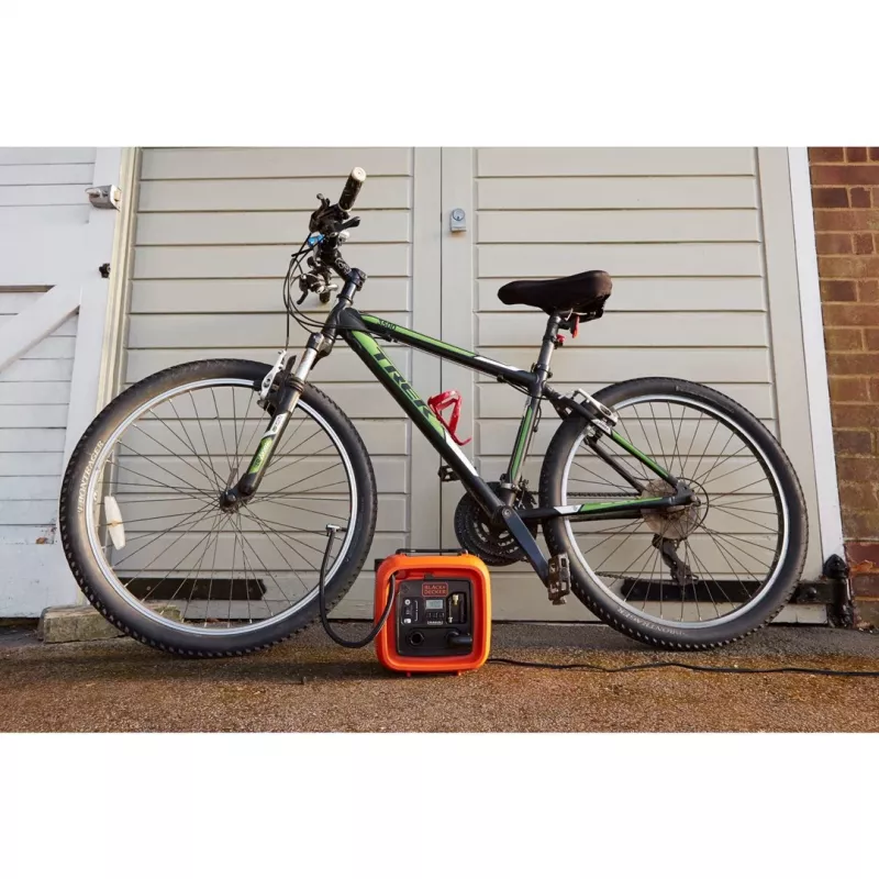 Oro kompresorius Black & Decker ASI400-XJ 160 l/min