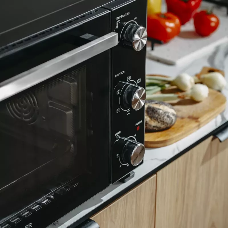 Elektrinė kompaktiška stalviršinė orkaitė Adler AD 6026 – 48 L talpa, 1800 W, laisvai pastatoma, mechaninis laikmatis