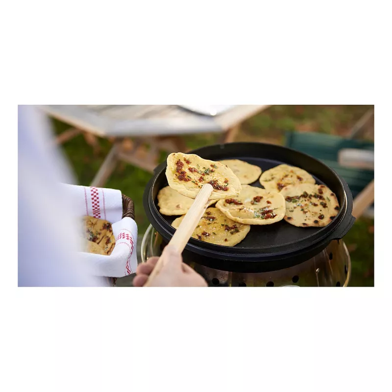 Petromax FT12 apvali ketaus krosnelė kepimo skarda, tinka duonai ir mėsai, 15 kg