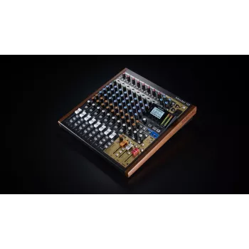 Mikseris Tascam Model 12 – 12 kanalų analoginis/digitalinis mikseris, 24 bitų, 48 kHz, USB-C, SD kortelė, Bluetooth 5.0