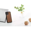 Dėklas iš natūralaus medžio iPhone 11 Pro – juodasis riešutas MAN&WOOD