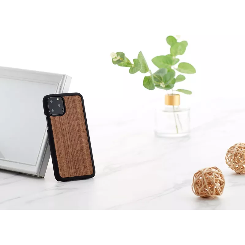 Dėklas iš natūralaus medžio iPhone 11 Pro – juodasis riešutas MAN&WOOD