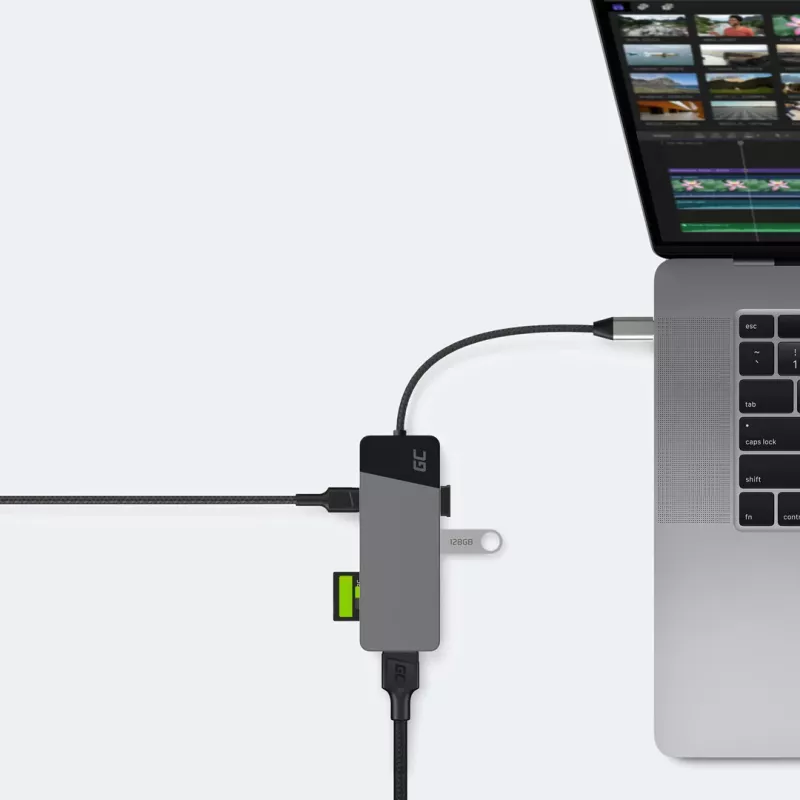 USB Type-C centrinis įrenginys Green Cell HUBGC01 — 7 prievadai: 3×USB-A 3.2 Gen 1, 1×USB-C 3.2 Gen 1, HDMI, microSD+SD kortelių skaitytuvas — sidabrinis