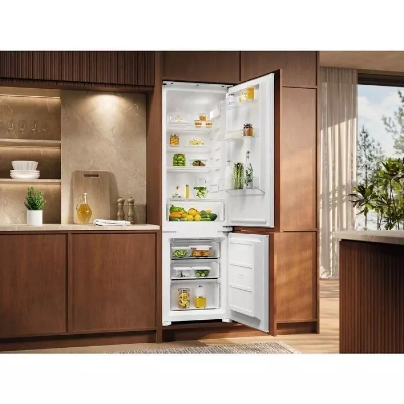 Įmontuojamas šaldytuvas-šaldiklis Electrolux ENS3SE18S — nerūdijantis plienas, viršuje šaldiklis, reversinės durys, Energijos klasė E
