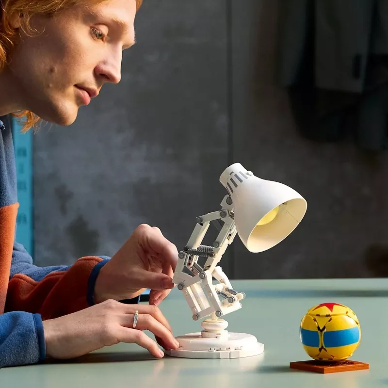 LEGO Ideas 21357 – Luxo Jr. statybinis rinkinys, 613 detalių