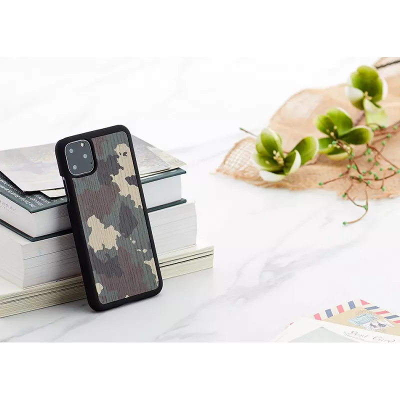 Dėklas iš natūralios medienos iPhone 11 Pro Max – kamufliažinis juodas