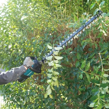 Makita UH007GZ akumuliatorinis krūmų žirklių komplektas su dviguba geležte, 3,9 kg