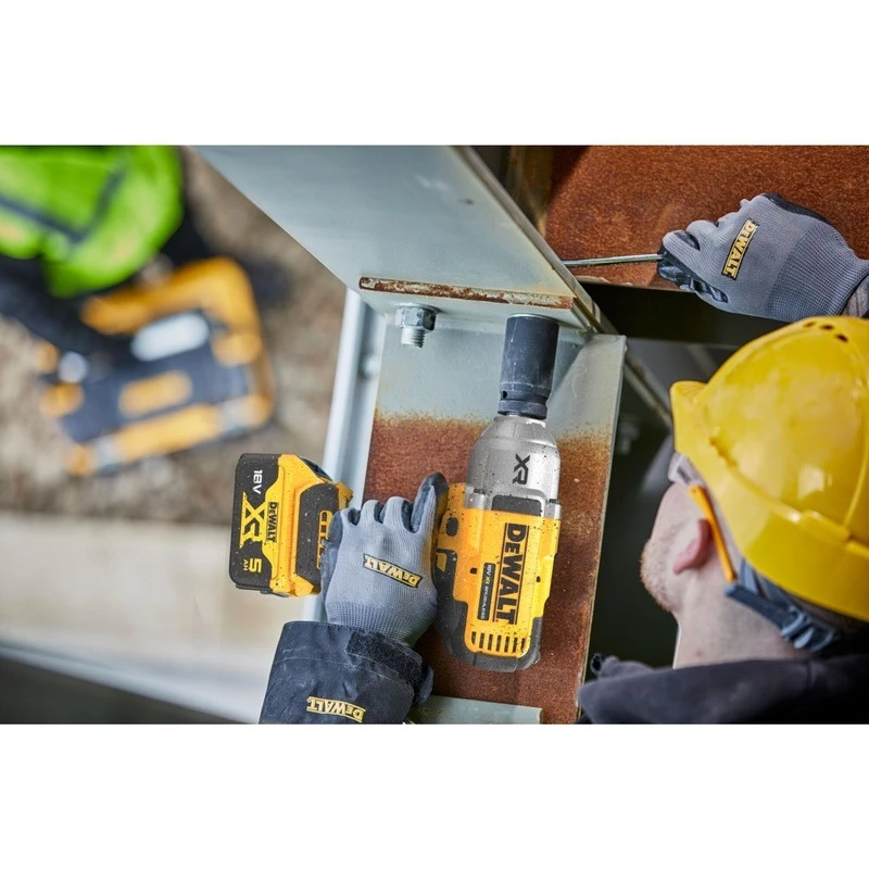 DeWALT DCF900P2T-QW 1/2 colio smūginis veržliaraktis bešepetėliu varikliu 18 V, 1898 N·m, 5 Ah baterija, 2 baterijos, įkroviklis, dėklas