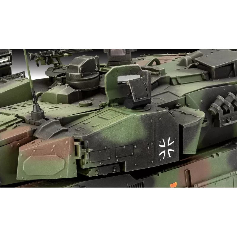 Plastikinis modelis REVELL Leopard 2A7A1 karinis tankas
