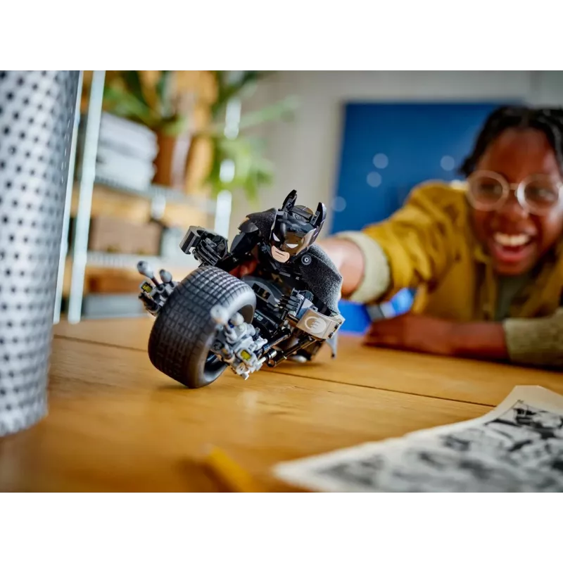 LEGO® DC Batman™: Betmeno konstruojama figūrėlė ir motociklas 76273