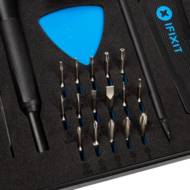 iFixit Essential Electronics Toolkit su sulankstomu antistatiniu kilimėliu