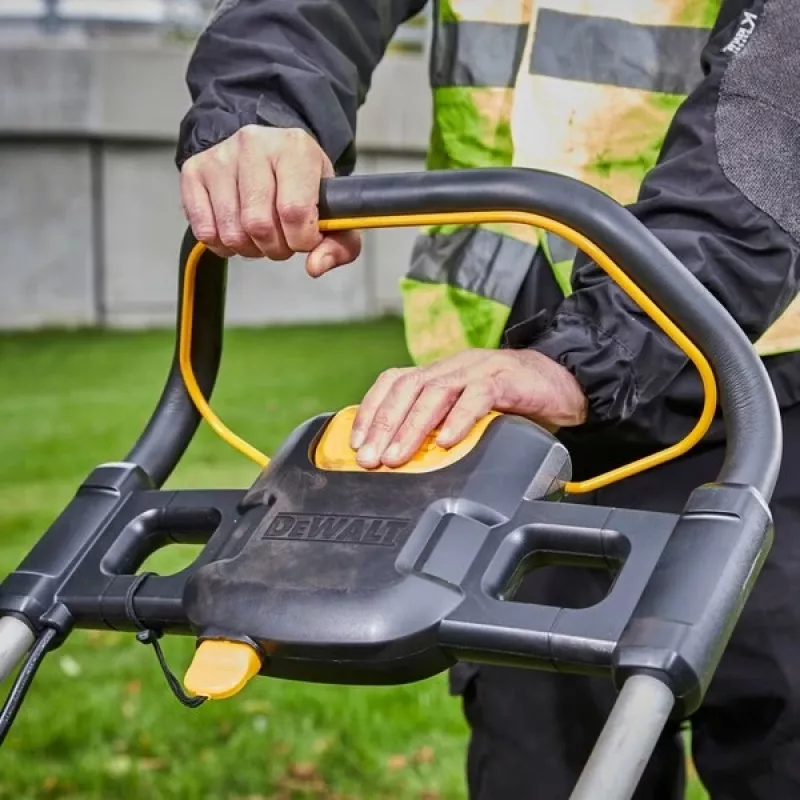 Stumiamoji vejapjovė DeWALT DCMW564P2-QW