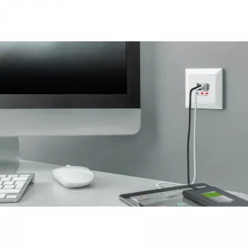 DIGITUS DA-70618 – įmontuojamas lizdas su 2 USB-A ir 1 USB-C jungtimis, 3.1 A, signalinė balta (RAL 9003)