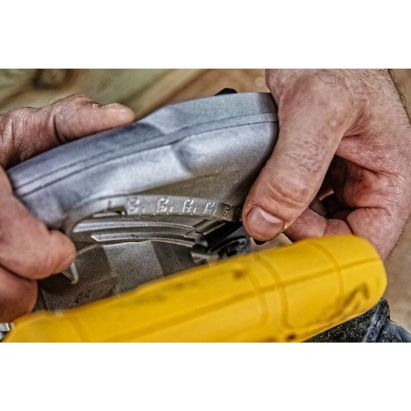 DeWALT DWE560 Nešiojamas diskinis pjūklas 18,4 cm 5500 aps./min. 1350 W