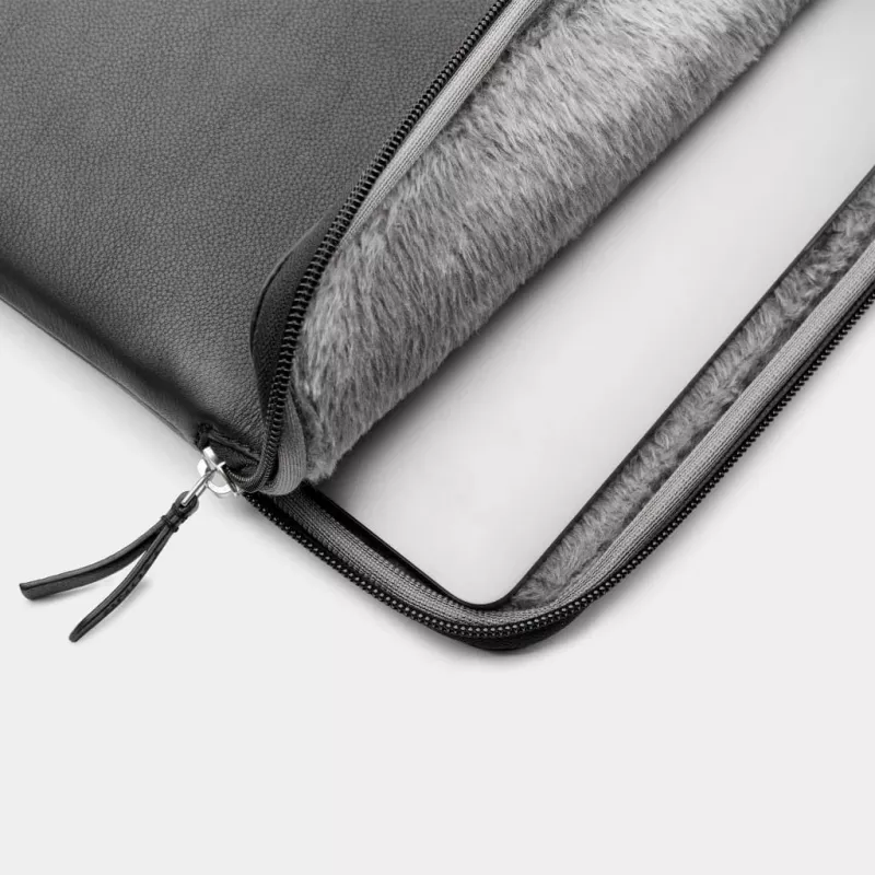 16 colių MacBook Pro odinis dėklas – juodas