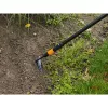 Stumdomasis kaplis Fiskars 1000677 – sodo įrankis dirvos purenimui su ergonomiška rankena