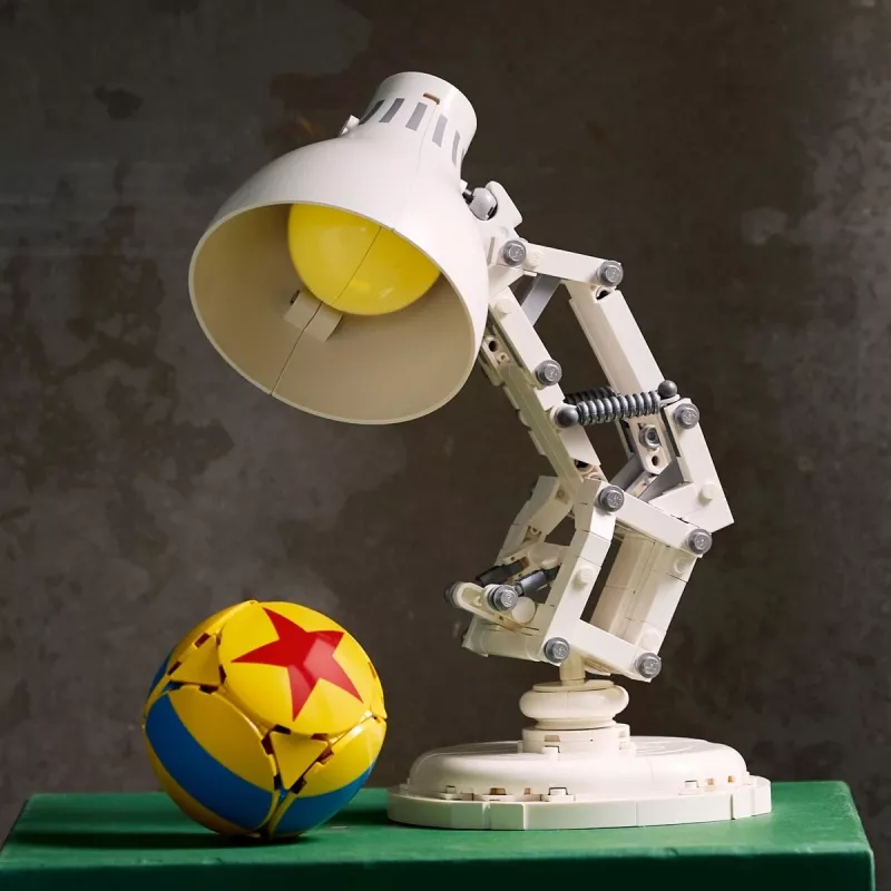 LEGO Ideas 21357 – Luxo Jr. statybinis rinkinys, 613 detalių