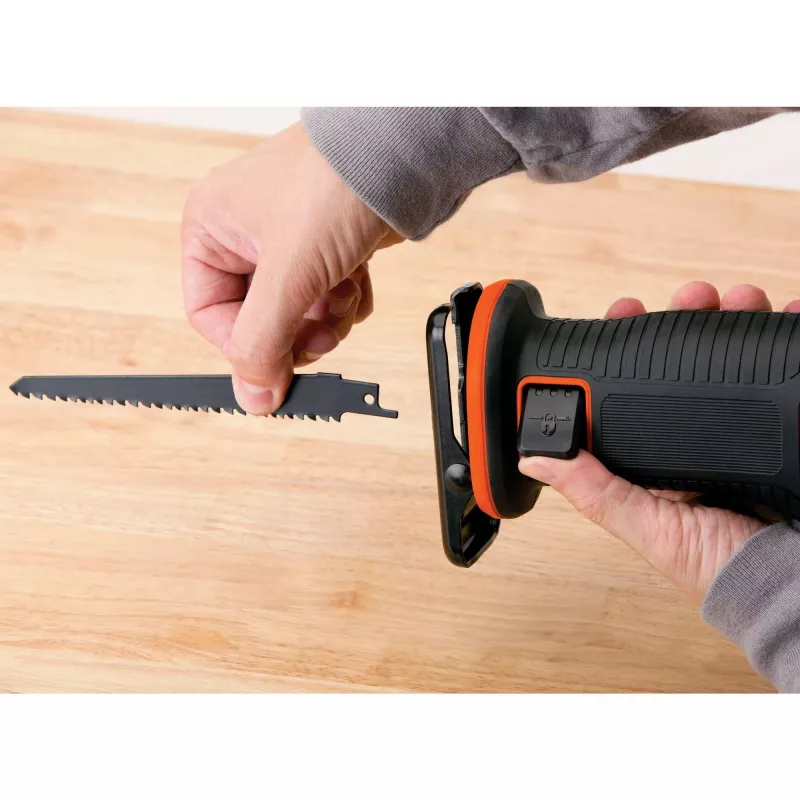 Pjūklas stūmoklinis Black & Decker BDCR18N