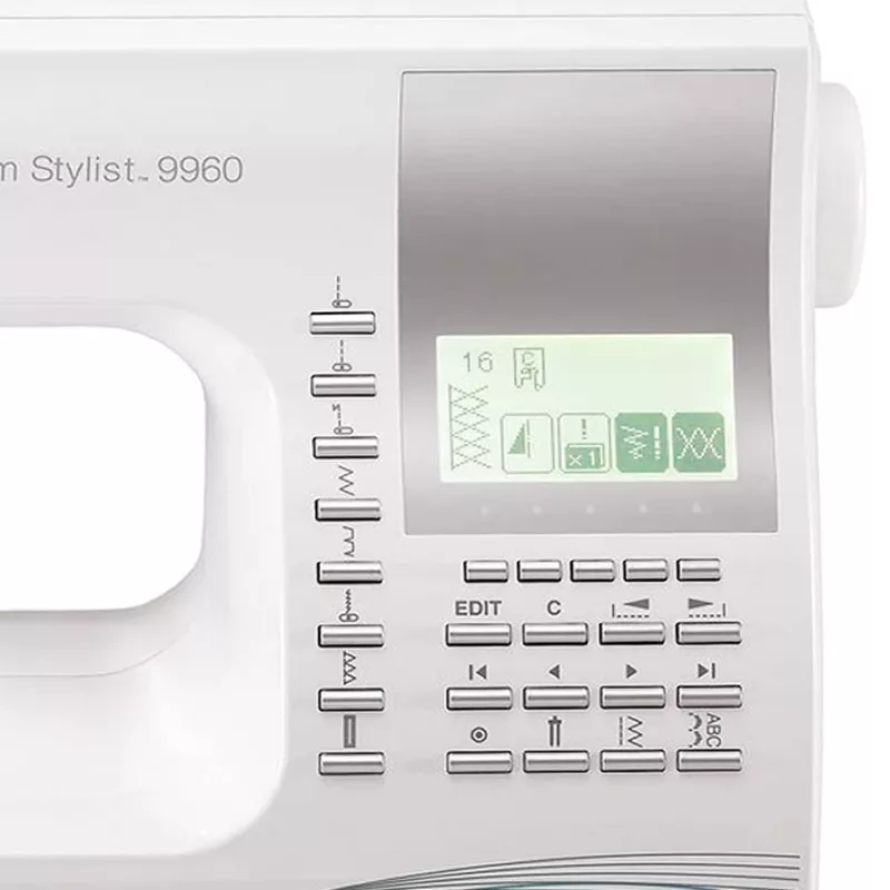 Siuvimo mašina SINGER Quantum Stylist 9960 – 600 siūlių raštų, 13 automatinių sagų skylučių, laisva rankovė