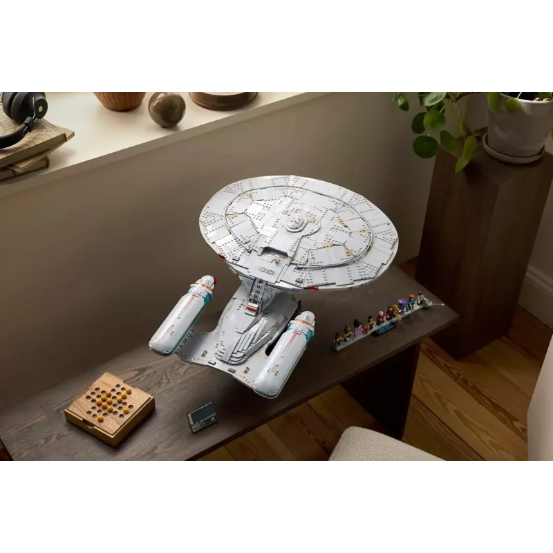 LEGO ICONS 10356 Žvaigždžių kelias: ir S.S. Enterprise NCC-1701-D
